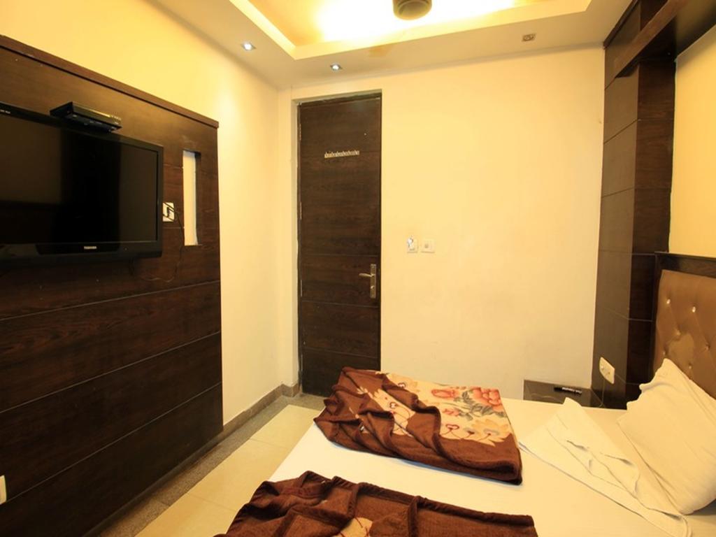Adb Rooms Hotel Chander Palace New Delhi Chambre photo