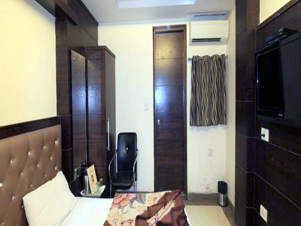 Adb Rooms Hotel Chander Palace New Delhi Extérieur photo